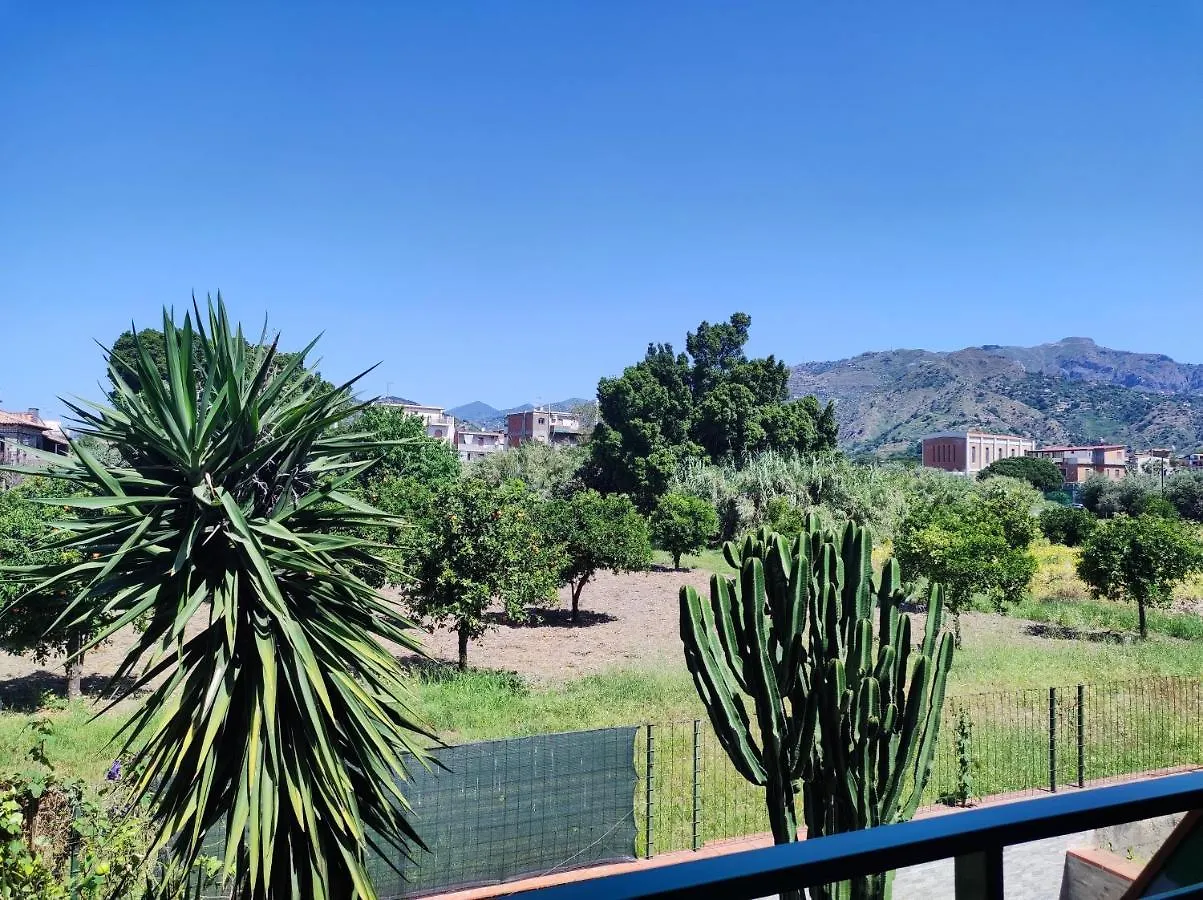 Appartamento Casa dei Fiori con la vista a Taormina Schiso 0*,  Italia
