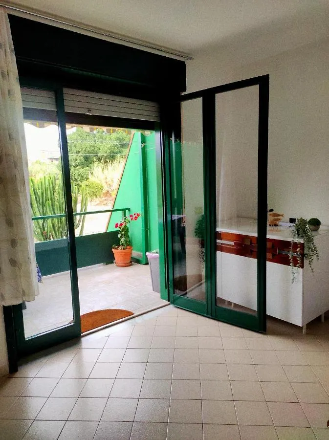 Appartamento Casa dei Fiori con la vista a Taormina Schiso Italia