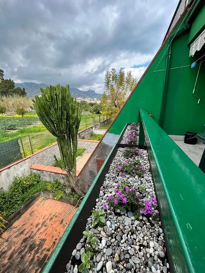 Appartamento Casa dei Fiori con la vista a Taormina Schiso Italia