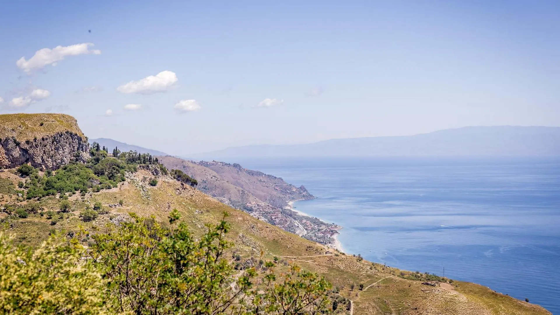 Appartamento Casa dei Fiori con la vista a Taormina Schiso